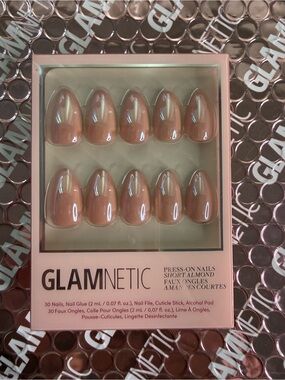 GLAMnetic Short Almond Press-On Nails in Nude Pink